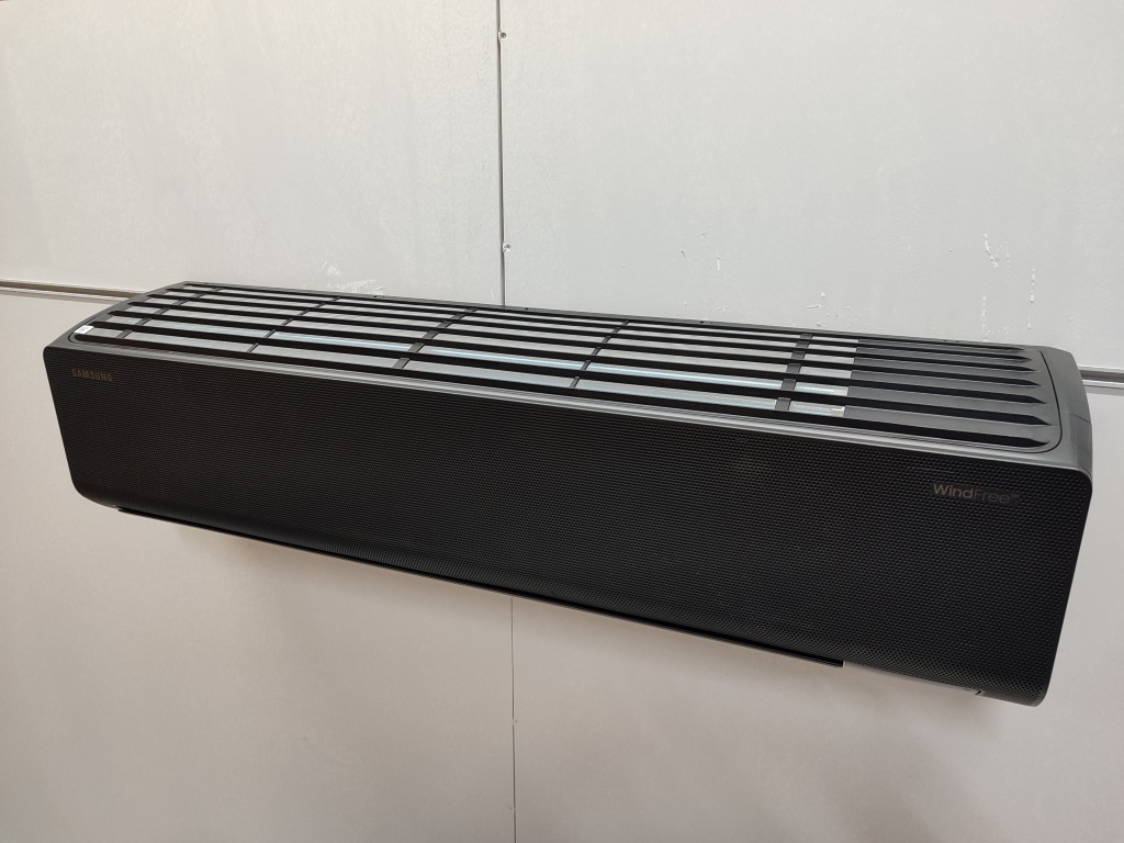 Samsung AR18CXFCAB 18000 Btu Wi-Fi WindFree Siyah Renk Klima görsel 5